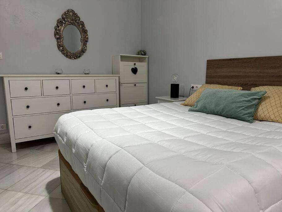 Riverwalk Suites - Puente Triana เซบีญา ภายนอก รูปภาพ