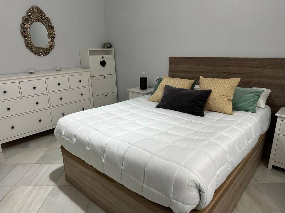 Riverwalk Suites - Puente Triana เซบีญา ภายนอก รูปภาพ