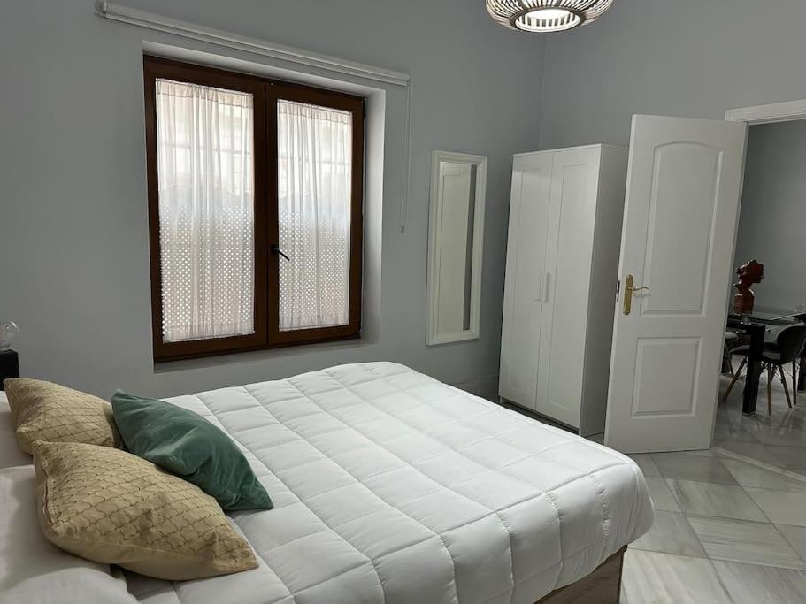Riverwalk Suites - Puente Triana เซบีญา ภายนอก รูปภาพ