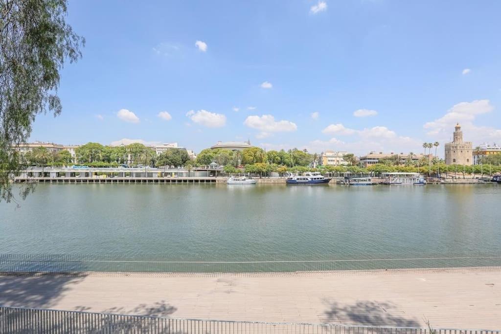 Riverwalk Suites - Puente Triana เซบีญา ภายนอก รูปภาพ